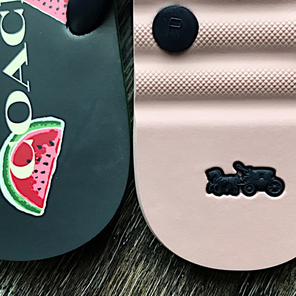 ๐ Size 10 Coach watermelon print flip flops - Picture 7 of 9